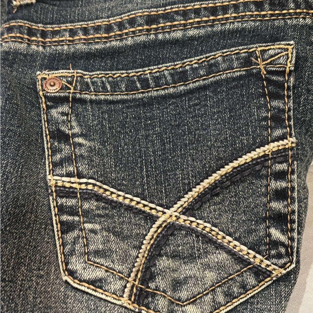 Wallflower Luscious Curvy fit Dark Wash Denim Jeans, 23.5” crop, size 5/27 reg - Picture 7 of 11